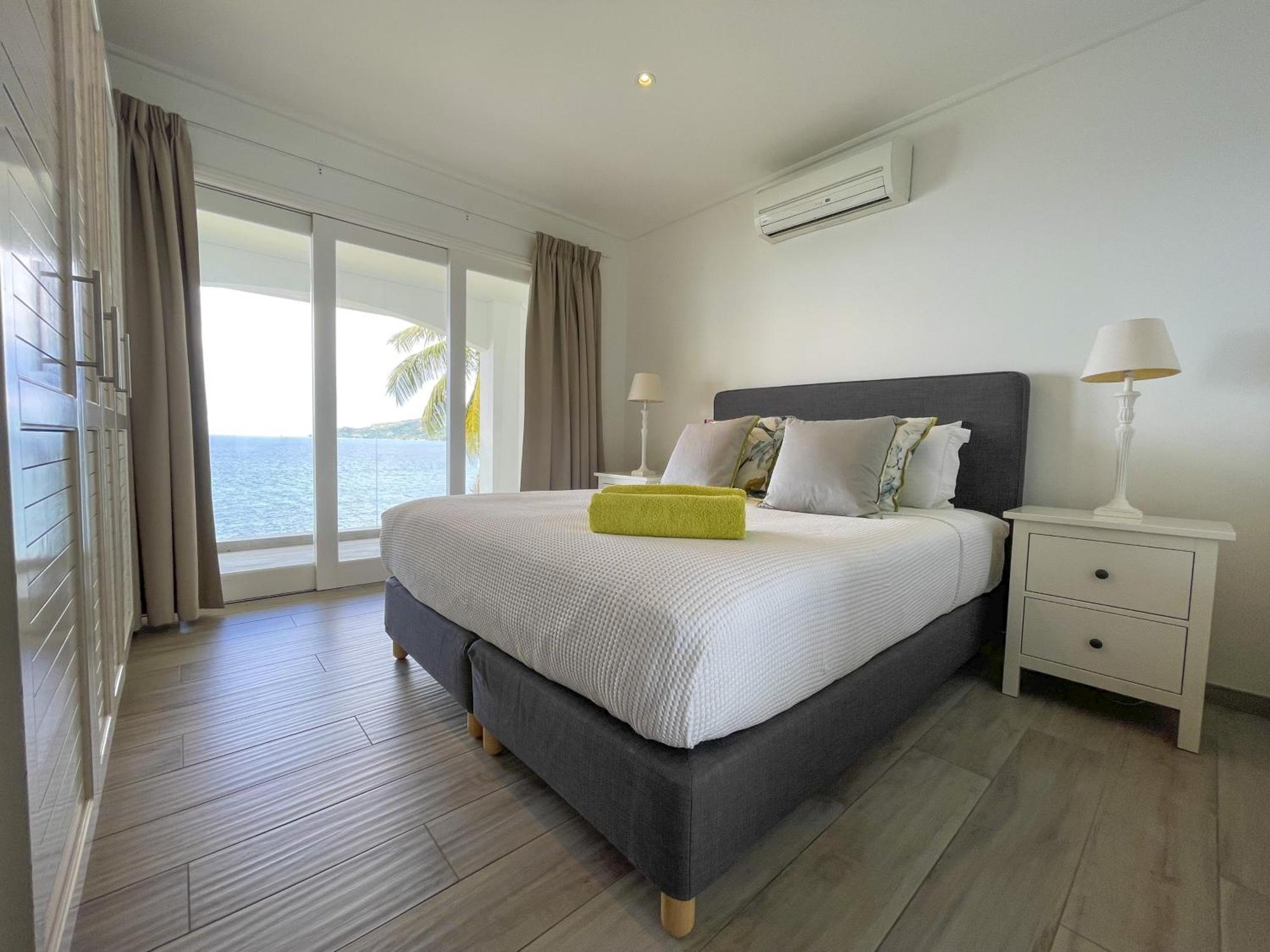 بيل أومبغْ Vallonend Beachfront Villa With Excellent View المظهر الخارجي الصورة