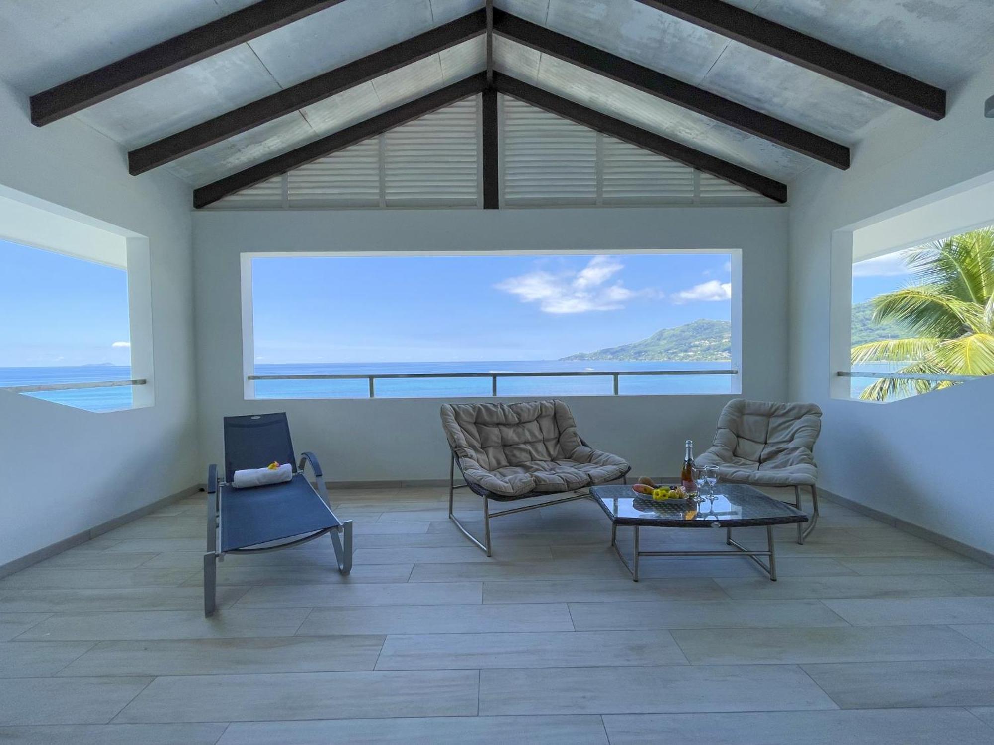 بيل أومبغْ Vallonend Beachfront Villa With Excellent View المظهر الخارجي الصورة