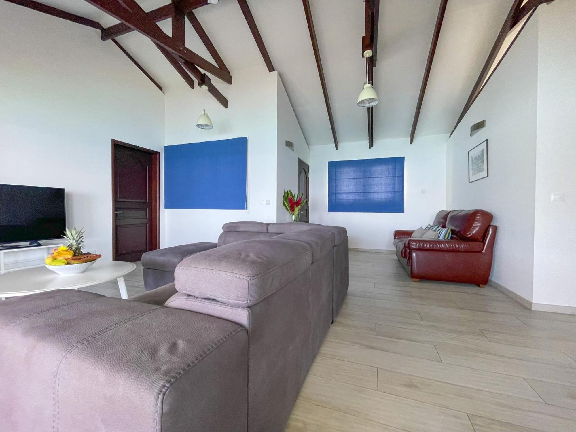 بيل أومبغْ Vallonend Beachfront Villa With Excellent View المظهر الخارجي الصورة