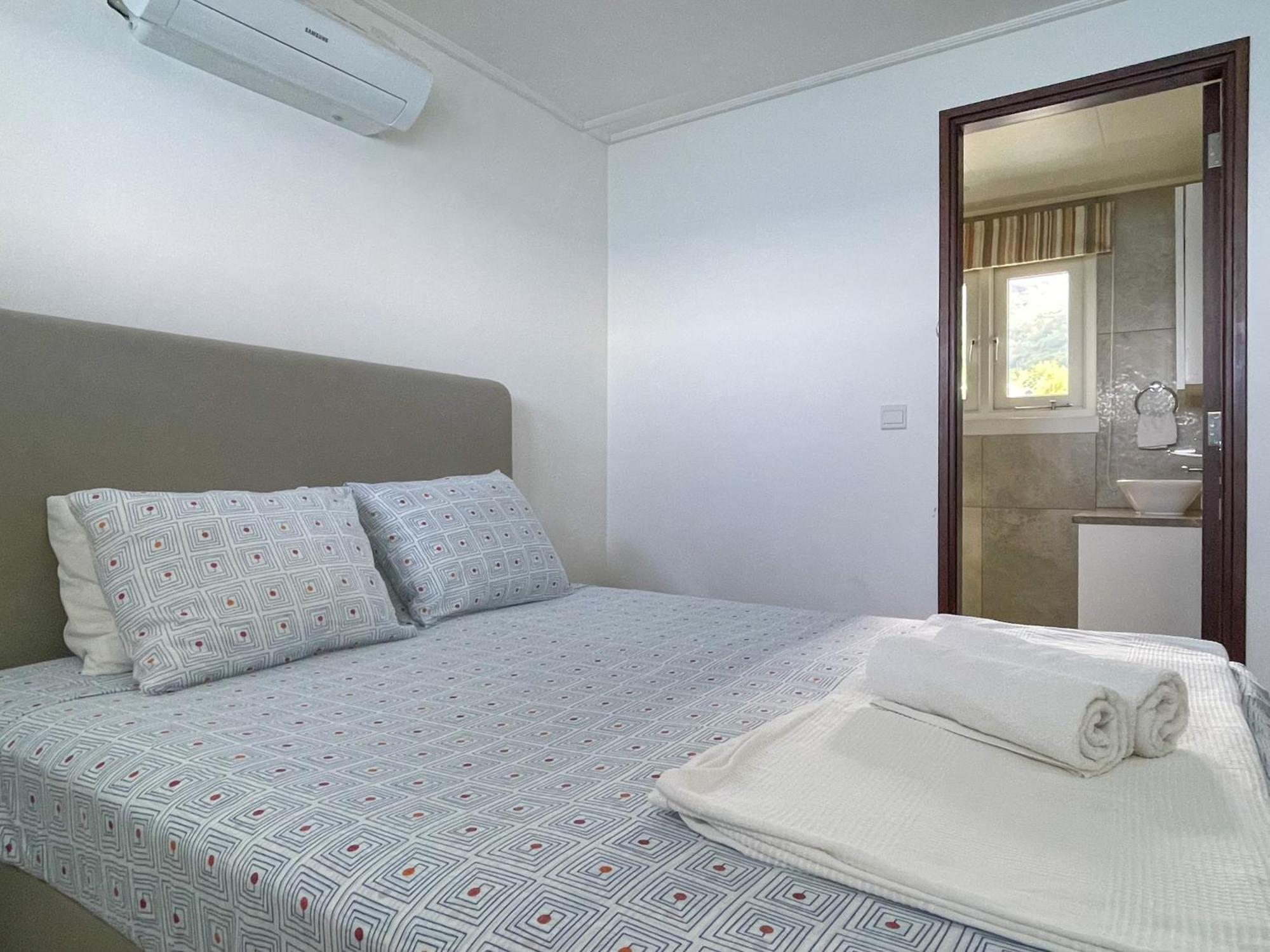 بيل أومبغْ Vallonend Beachfront Villa With Excellent View المظهر الخارجي الصورة