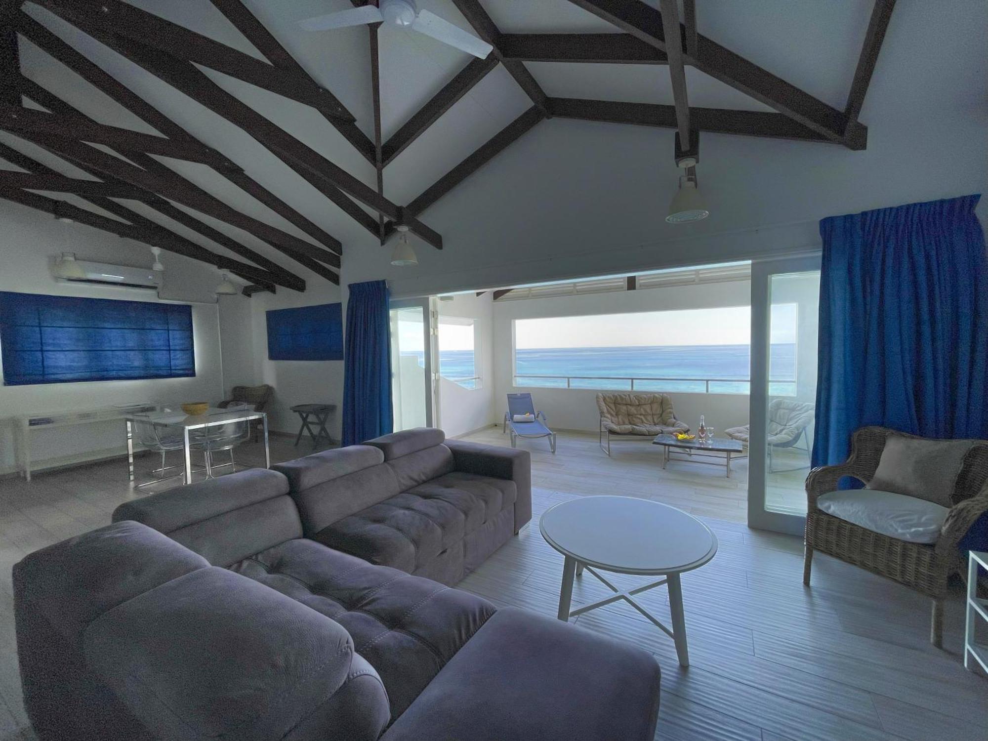 بيل أومبغْ Vallonend Beachfront Villa With Excellent View المظهر الخارجي الصورة