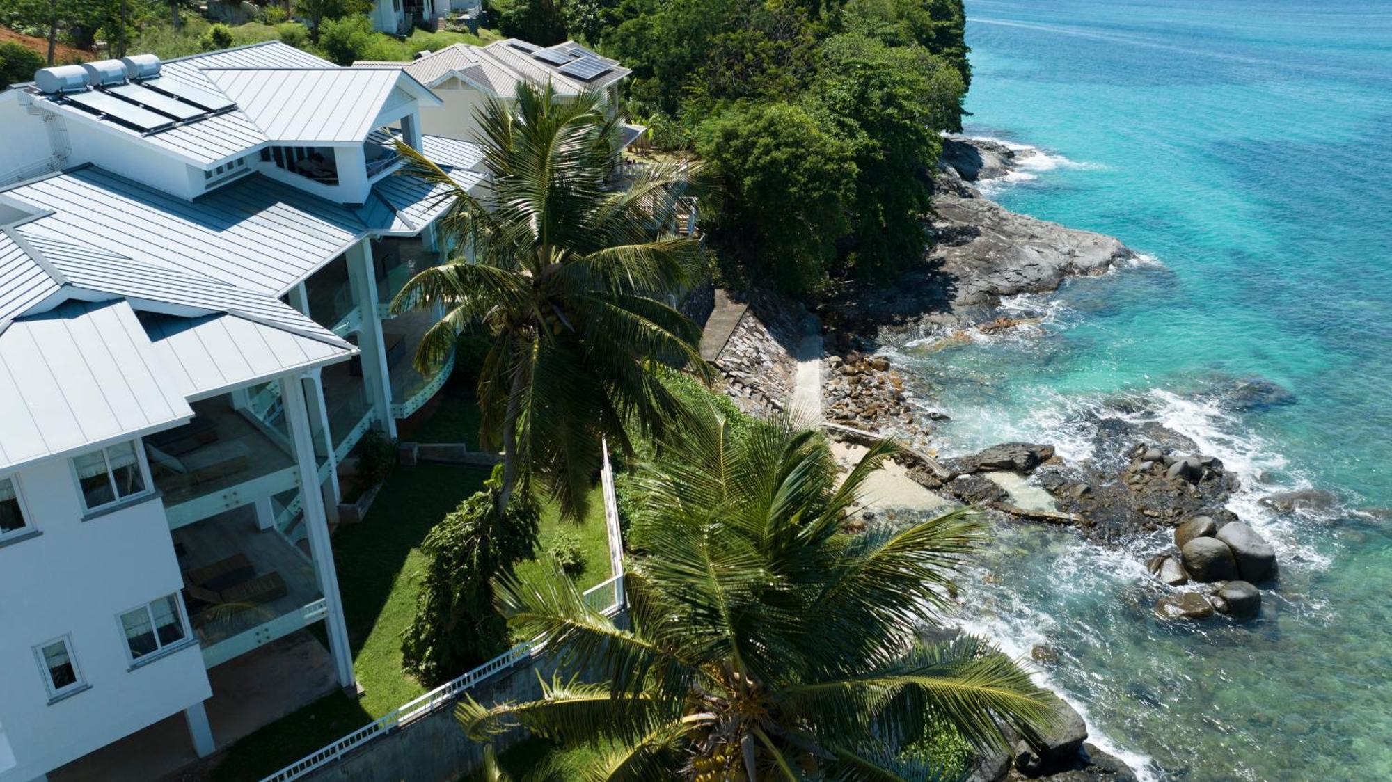 بيل أومبغْ Vallonend Beachfront Villa With Excellent View المظهر الخارجي الصورة