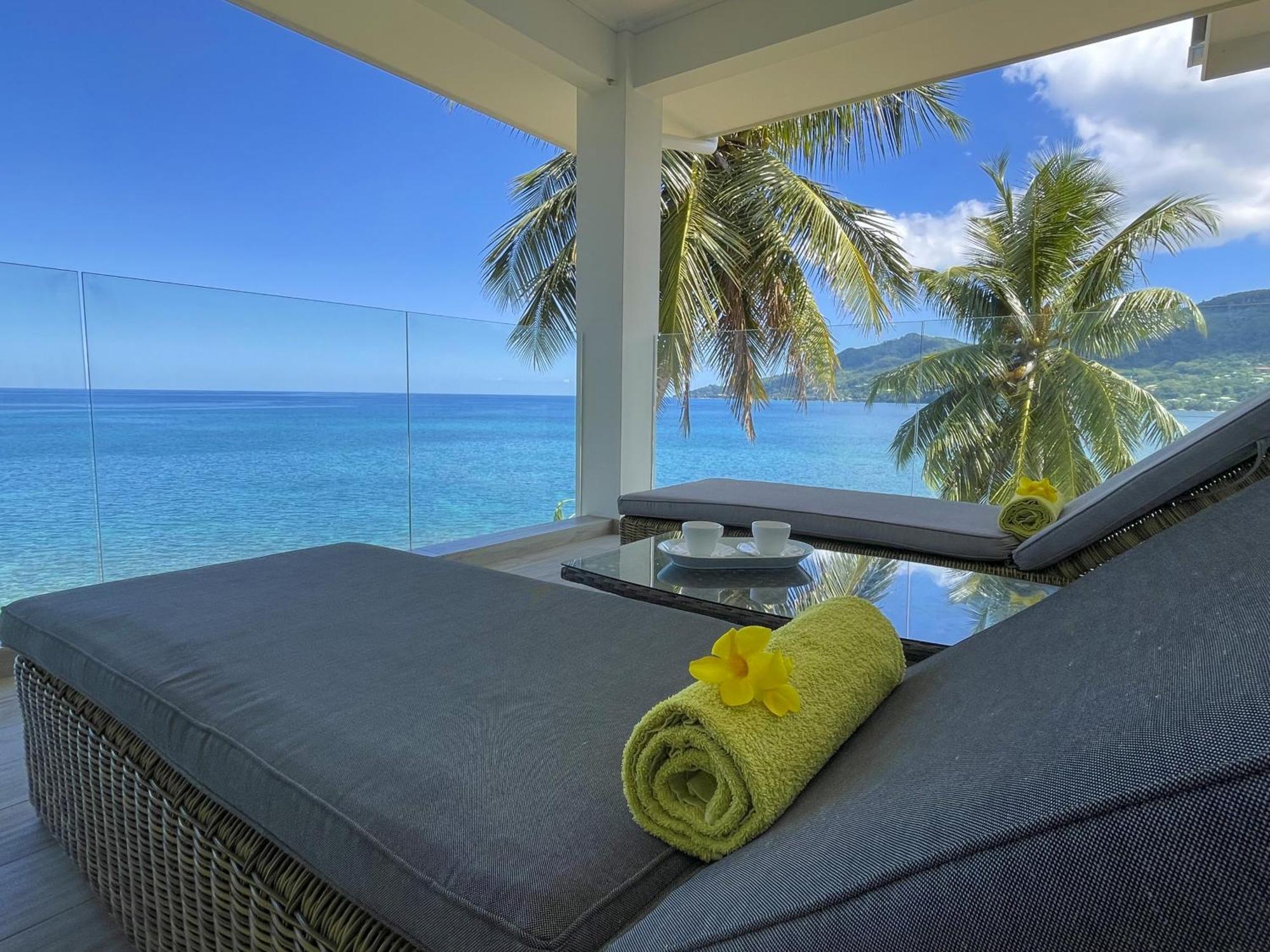 بيل أومبغْ Vallonend Beachfront Villa With Excellent View المظهر الخارجي الصورة